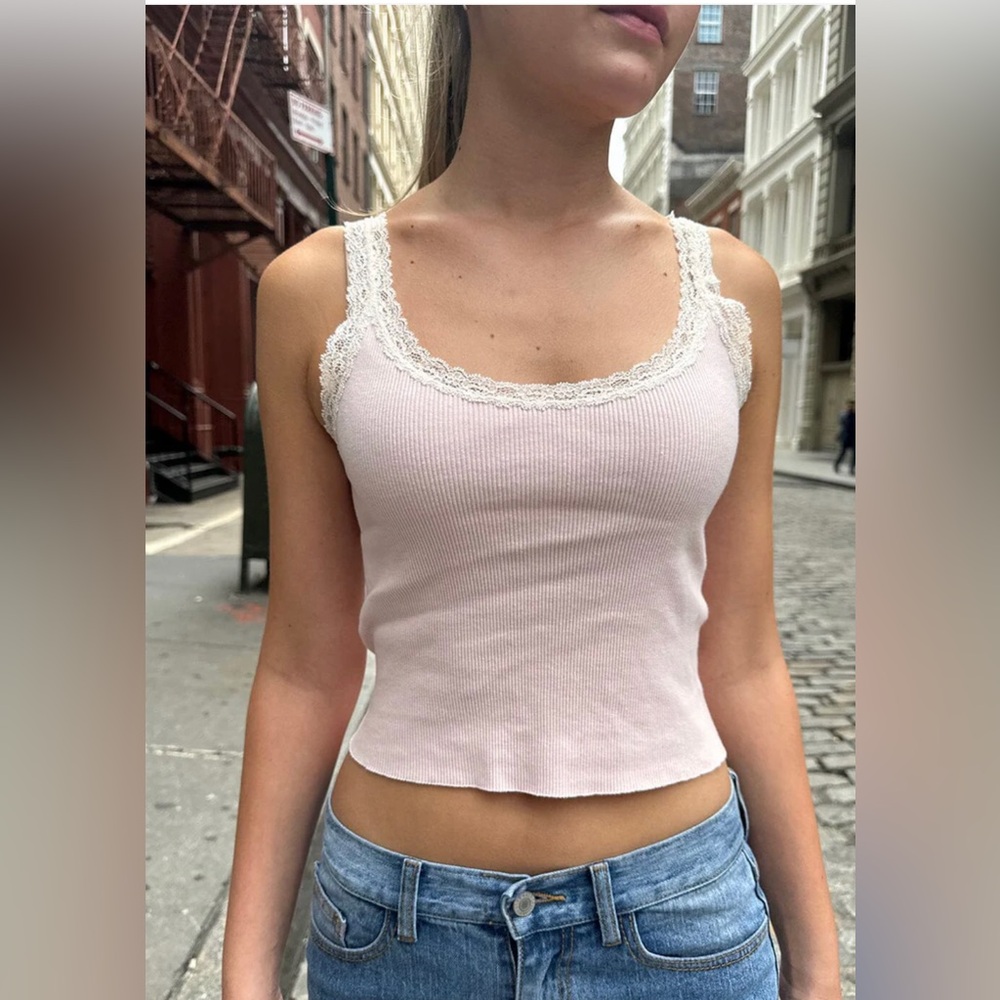 NWT Brandy Melville Pink Beyonca Lace Tank